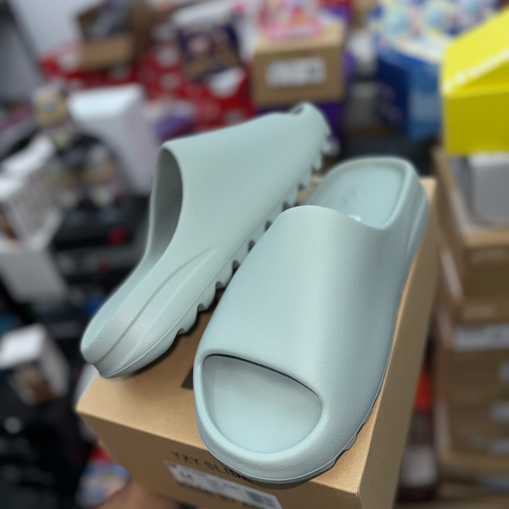 Yeezy Slides Salt Colorway Size 14M - Authentic!